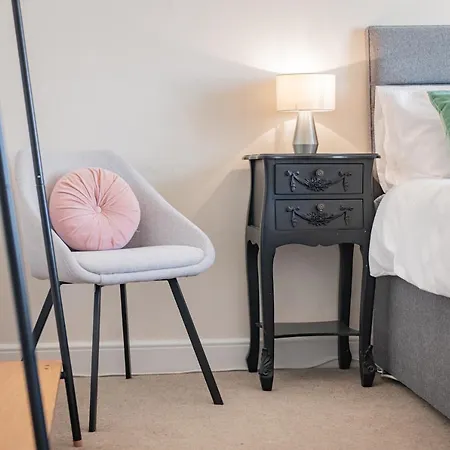 The Loft- Duplex Apartment, Family Friendly!