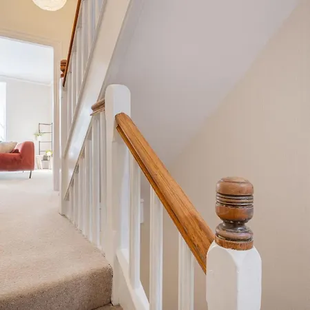 The Loft- Duplex Apartment, Family Friendly! *